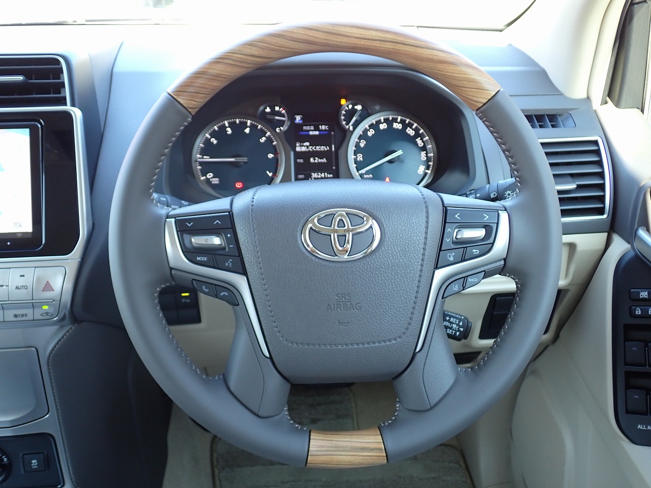 TOYOTA Land Cruiser Prado