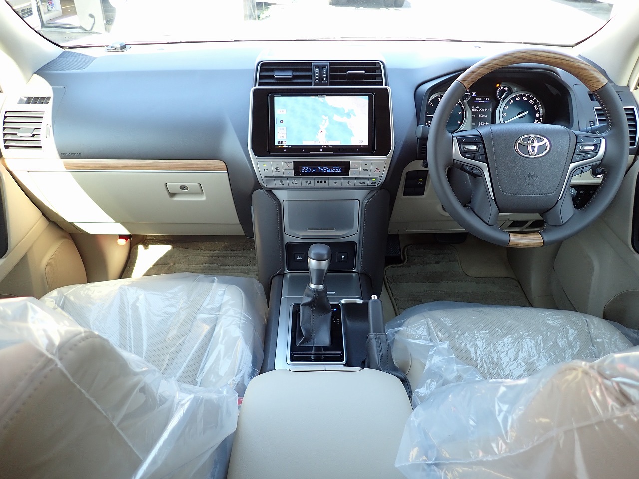 TOYOTA Land Cruiser Prado