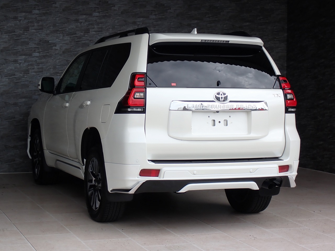 TOYOTA Land Cruiser Prado