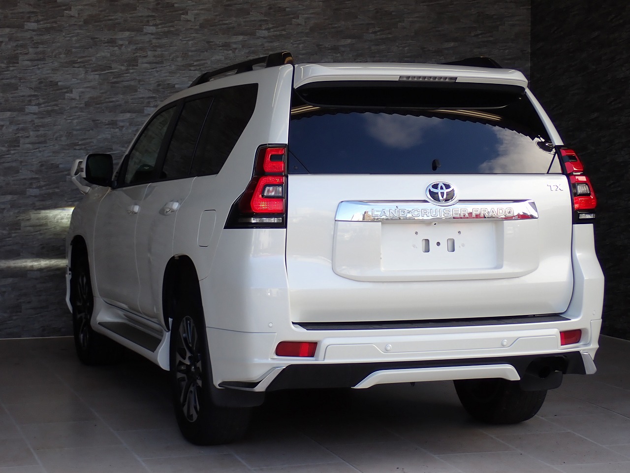 TOYOTA Land Cruiser Prado