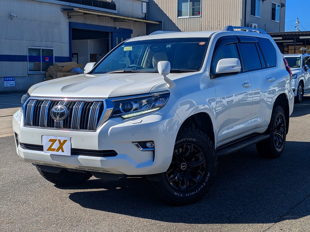 TOYOTA Land Cruiser Prado