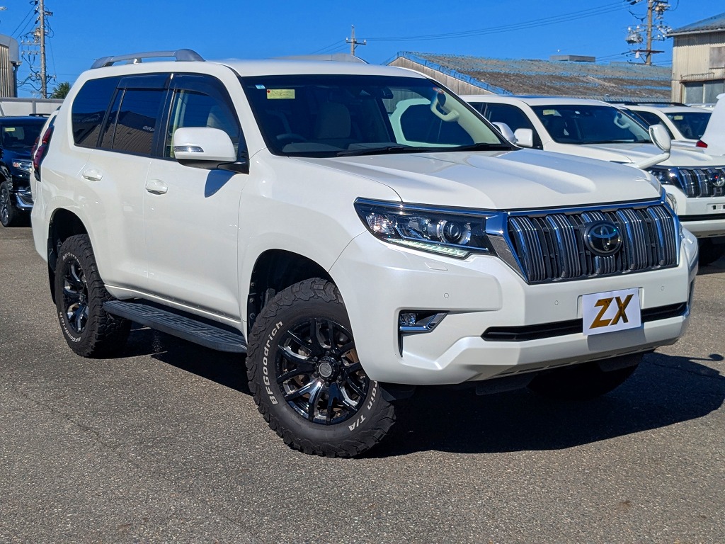 TOYOTA Land Cruiser Prado