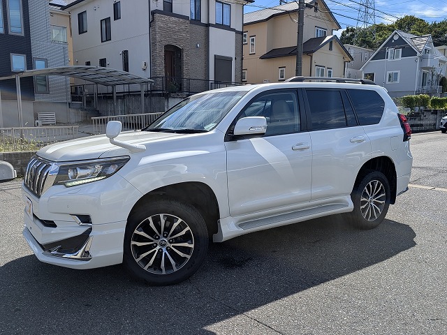 TOYOTA Land Cruiser Prado