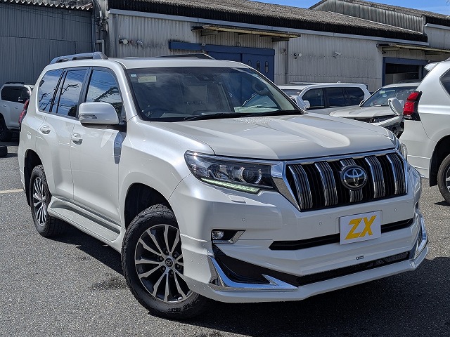 TOYOTA Land Cruiser Prado