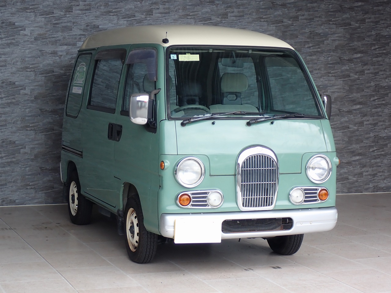 SUBARU Sambar Diaz