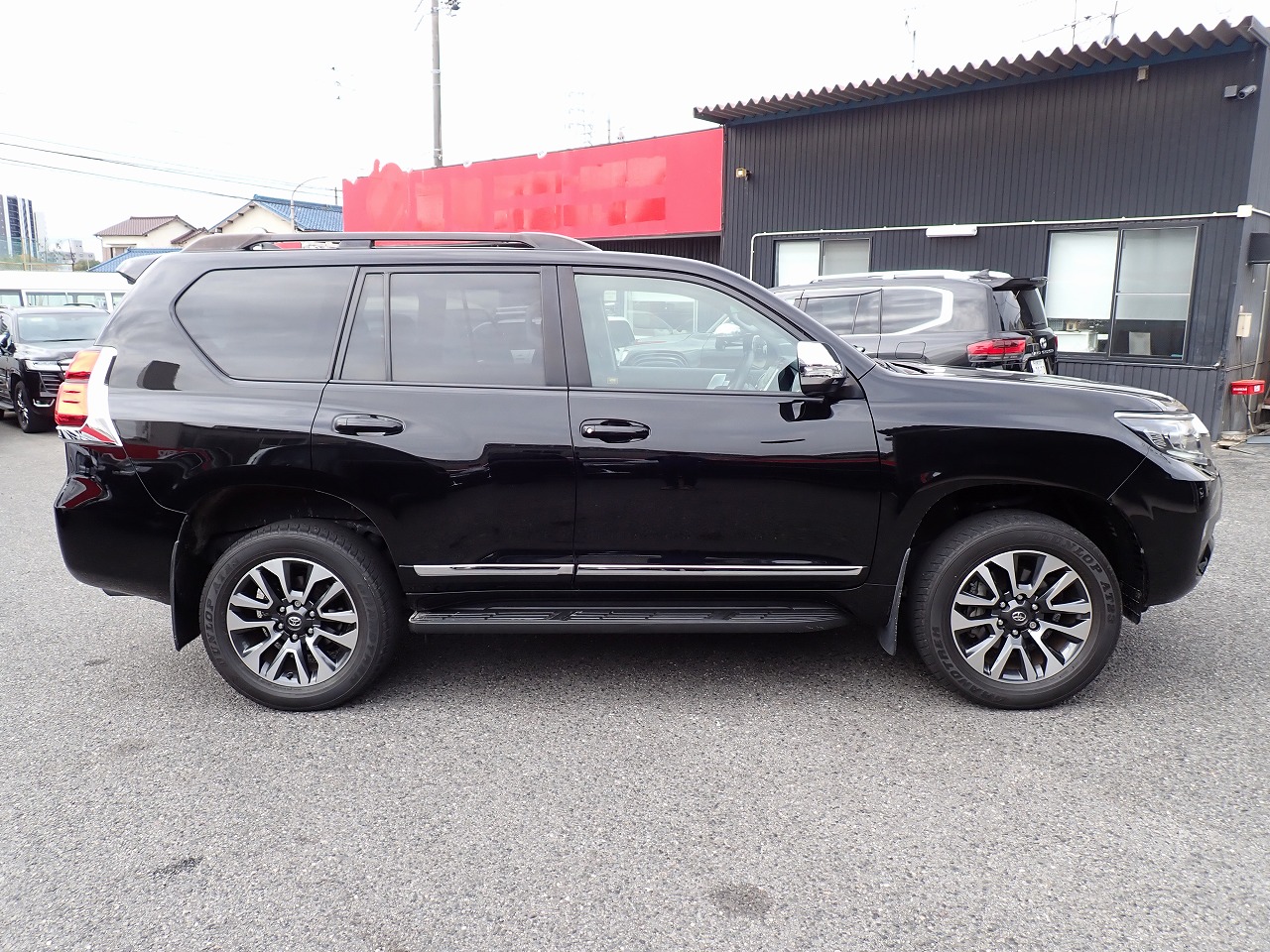 TOYOTA Land Cruiser Prado