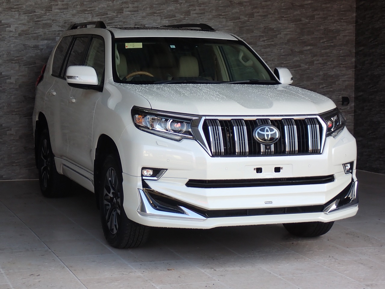 TOYOTA Land Cruiser Prado