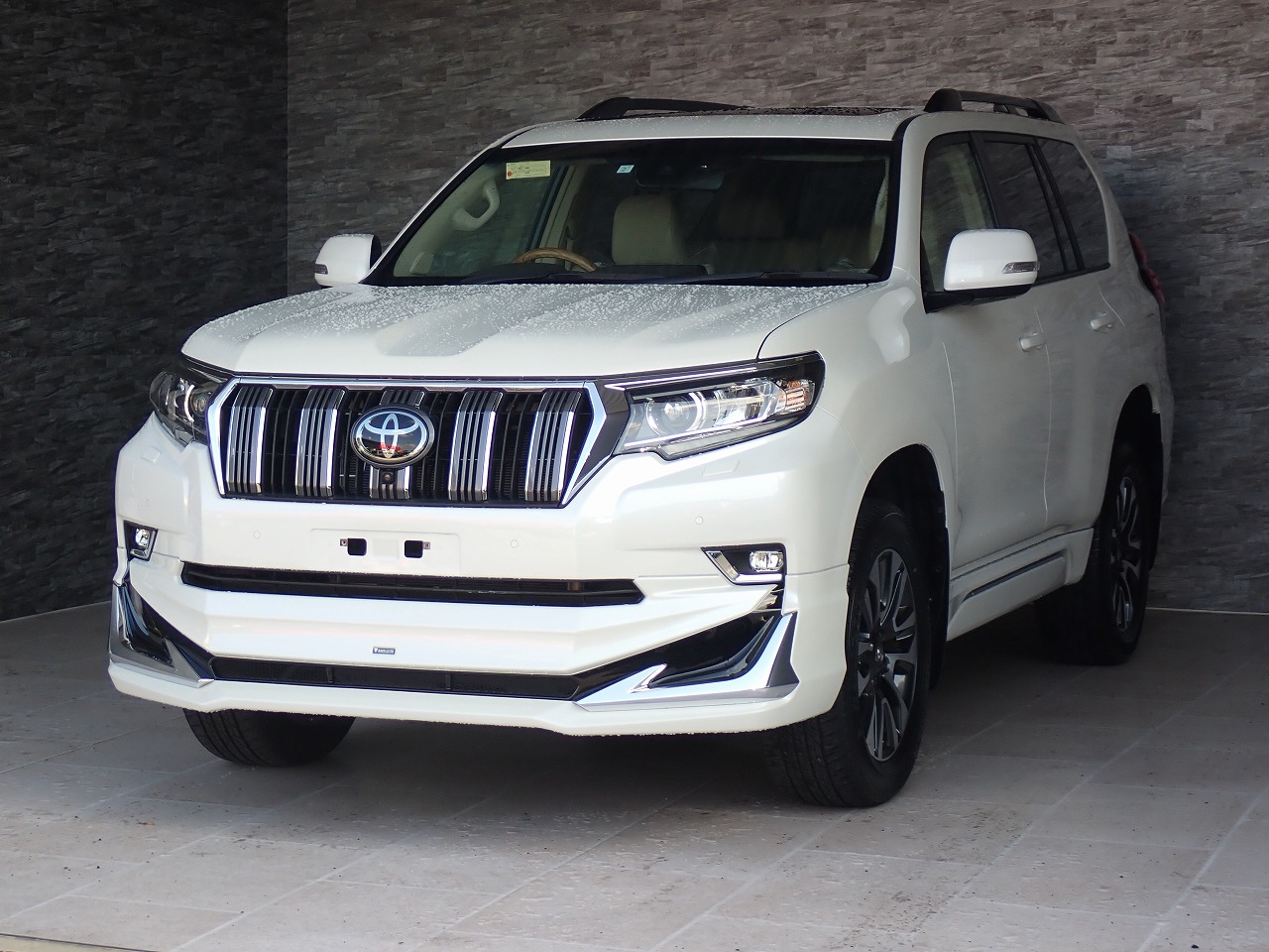 TOYOTA Land Cruiser Prado