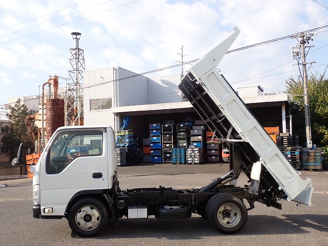ISUZU Elf Truck