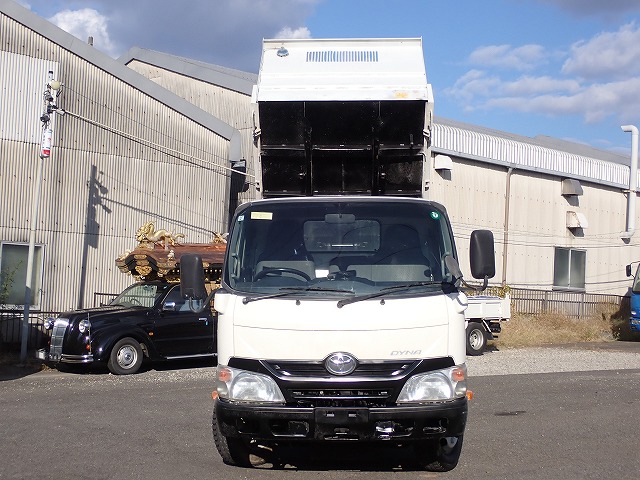 TOYOTA Dyna Truck
