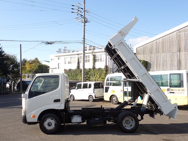 TOYOTA Dyna Truck