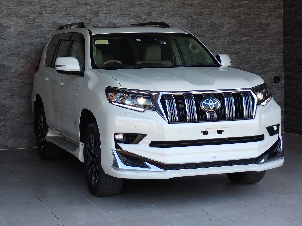 TOYOTA Land Cruiser Prado