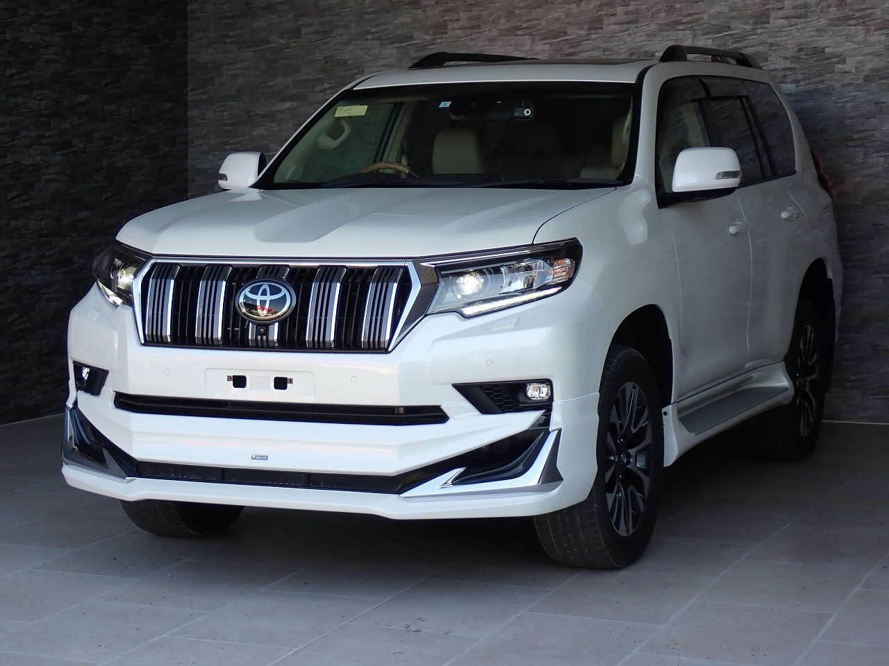 TOYOTA Land Cruiser Prado