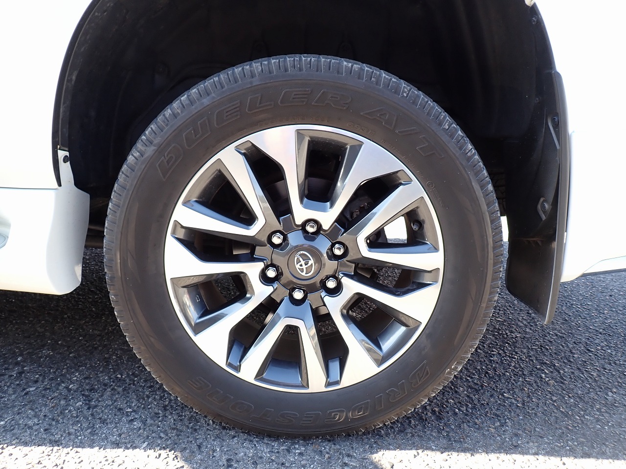 TOYOTA Land Cruiser Prado