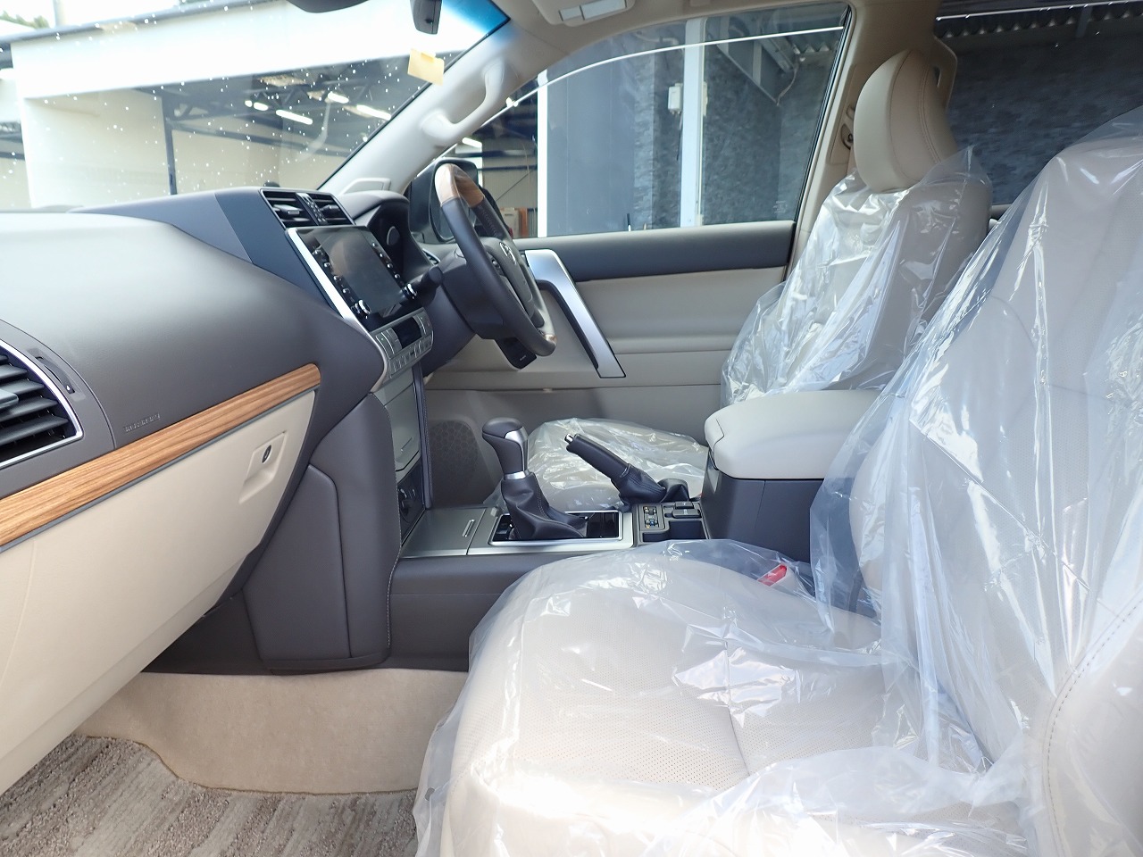 TOYOTA Land Cruiser Prado