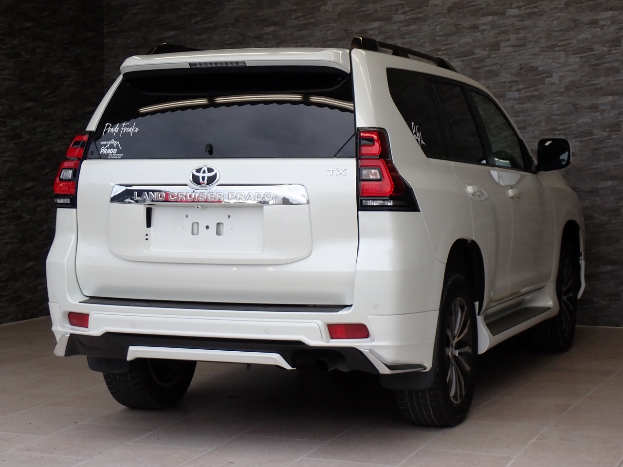 TOYOTA Land Cruiser Prado