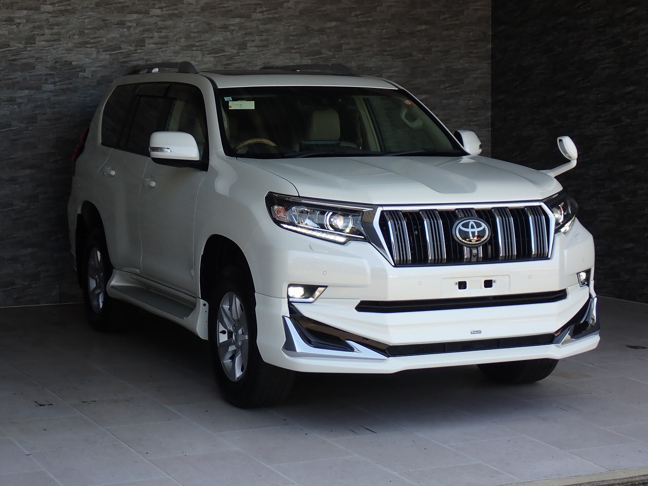 TOYOTA Land Cruiser Prado