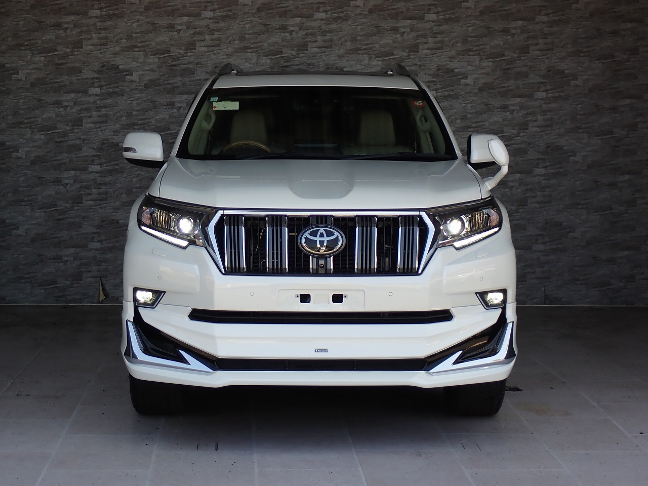 TOYOTA Land Cruiser Prado