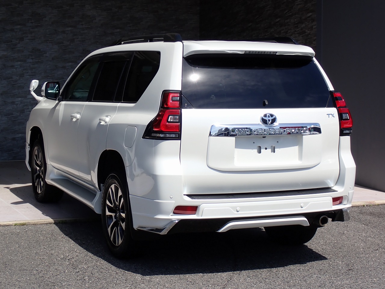 TOYOTA Land Cruiser Prado