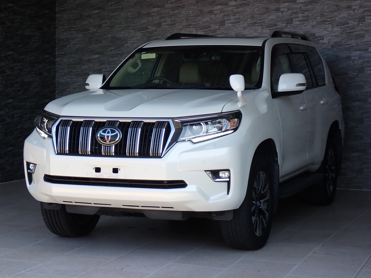 TOYOTA Land Cruiser Prado