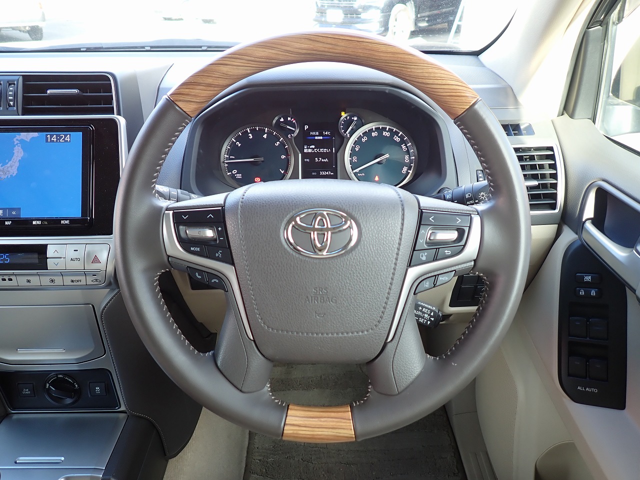 TOYOTA Land Cruiser Prado