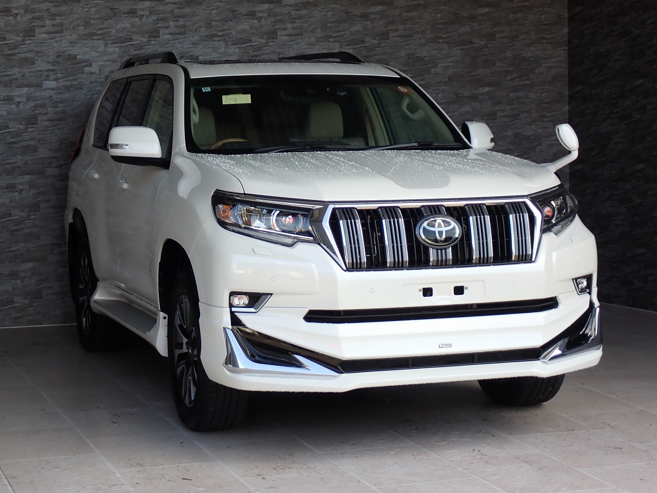 TOYOTA Land Cruiser Prado