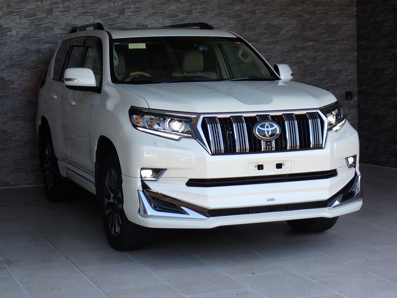 TOYOTA Land Cruiser Prado