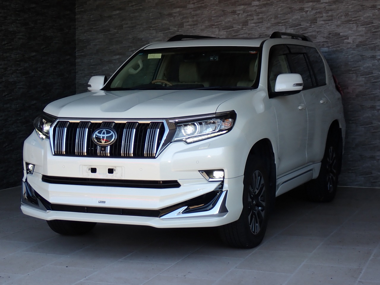 TOYOTA Land Cruiser Prado