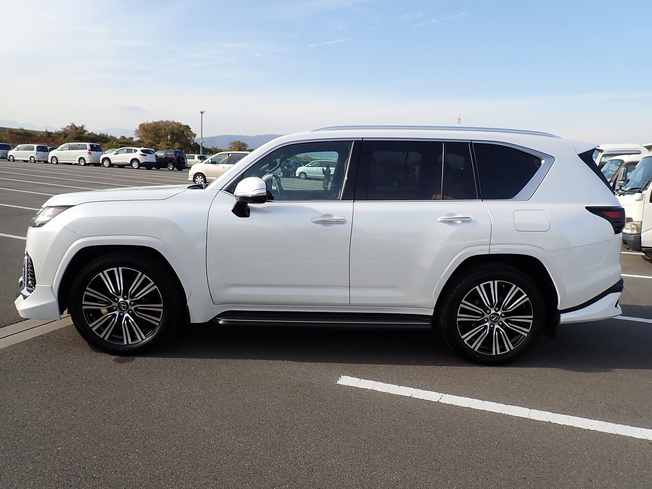 LEXUS LX