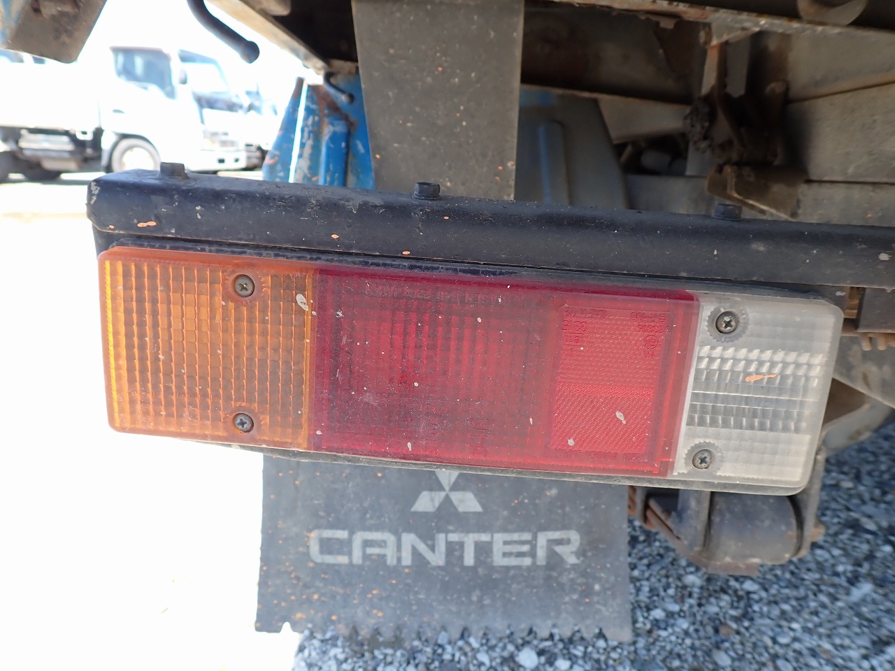 MITSUBISHI Canter