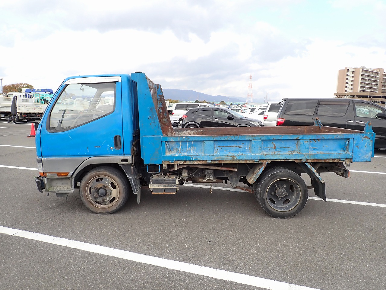 MITSUBISHI Canter