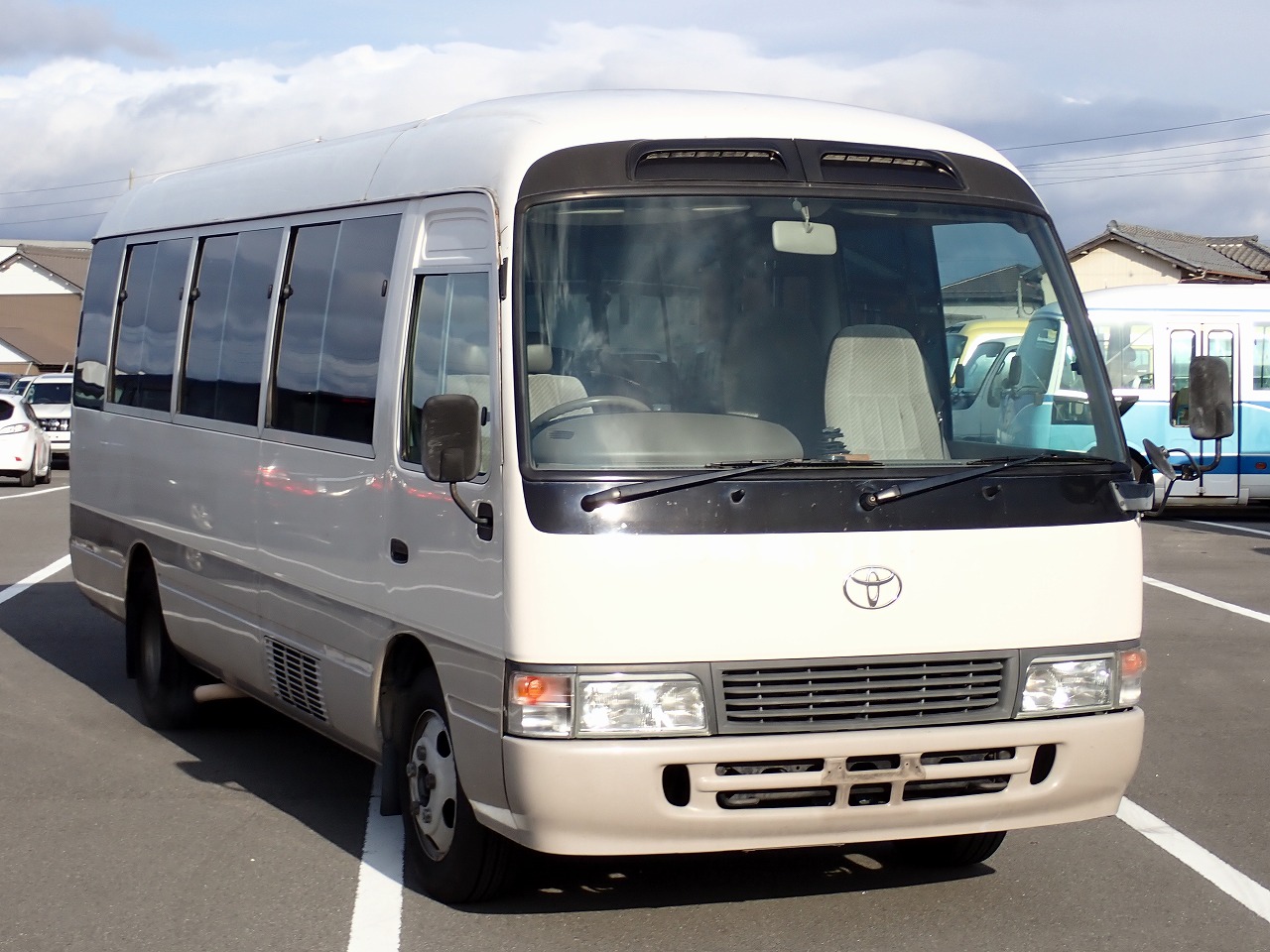 TOYOTA Coaster