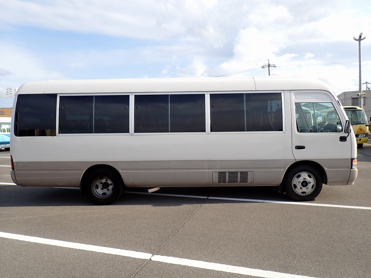 TOYOTA Coaster