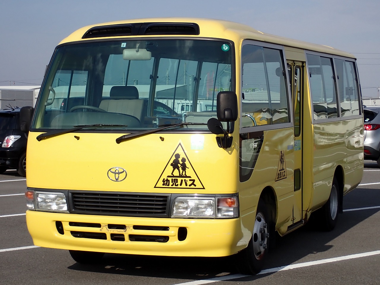 TOYOTA Coaster