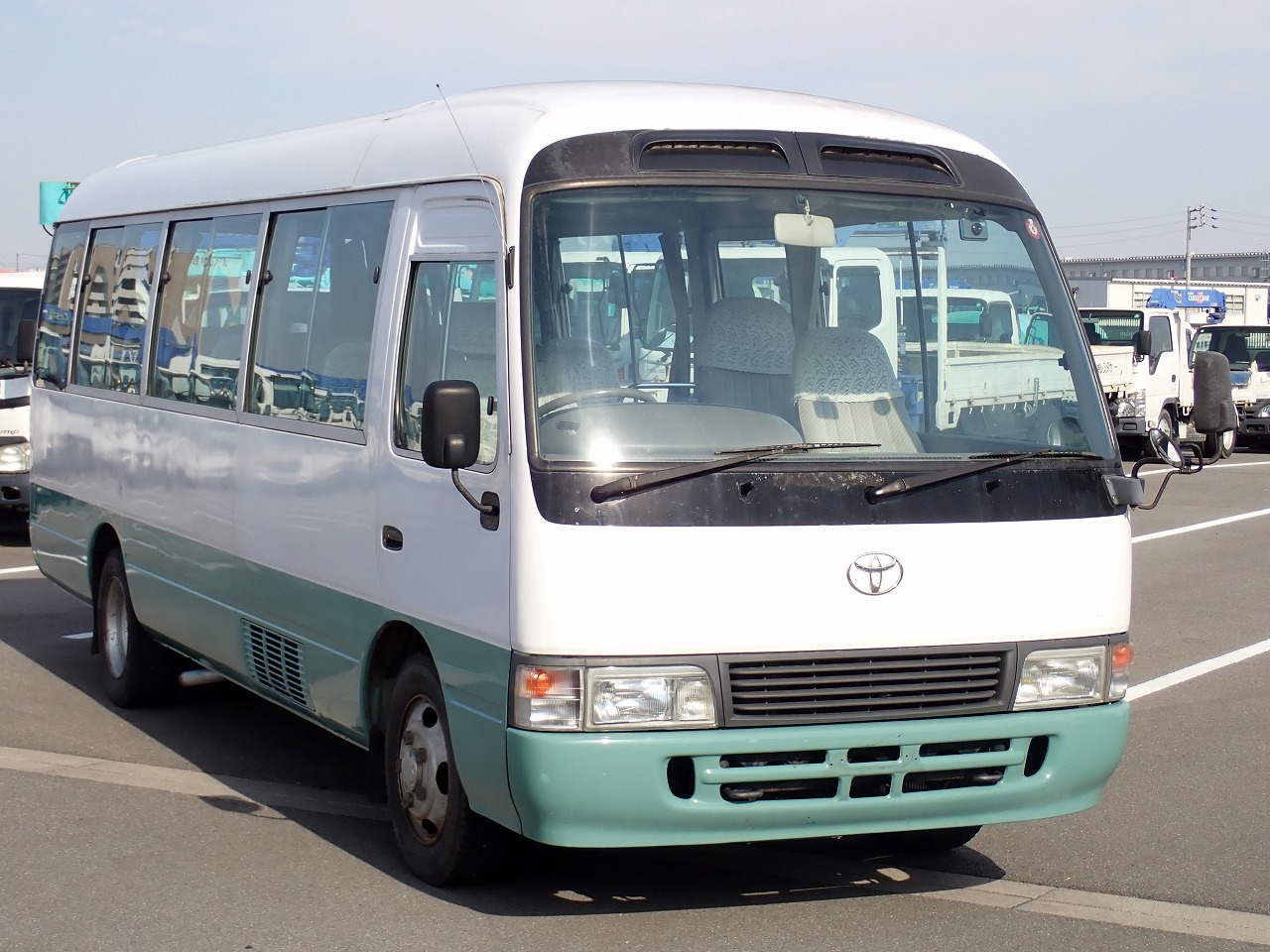 TOYOTA Coaster