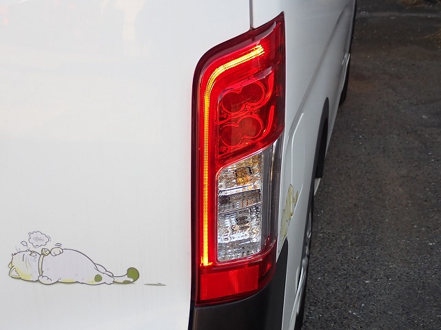 NISSAN NV 350 CARAVAN