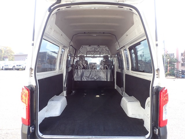 NISSAN NV 350 CARAVAN