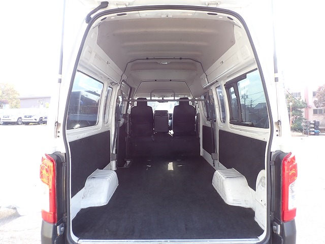NISSAN NV 350 CARAVAN