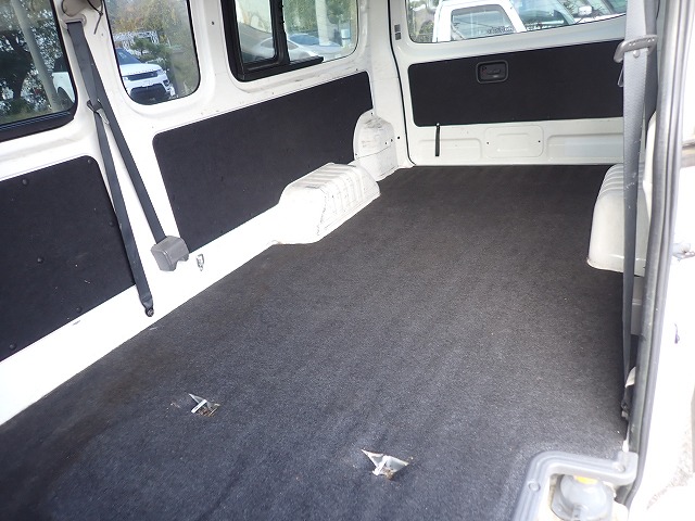 NISSAN NV 350 CARAVAN