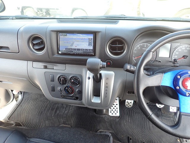 NISSAN NV 350 CARAVAN