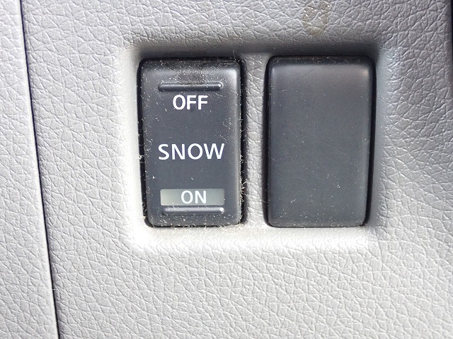 NISSAN NV 350 CARAVAN