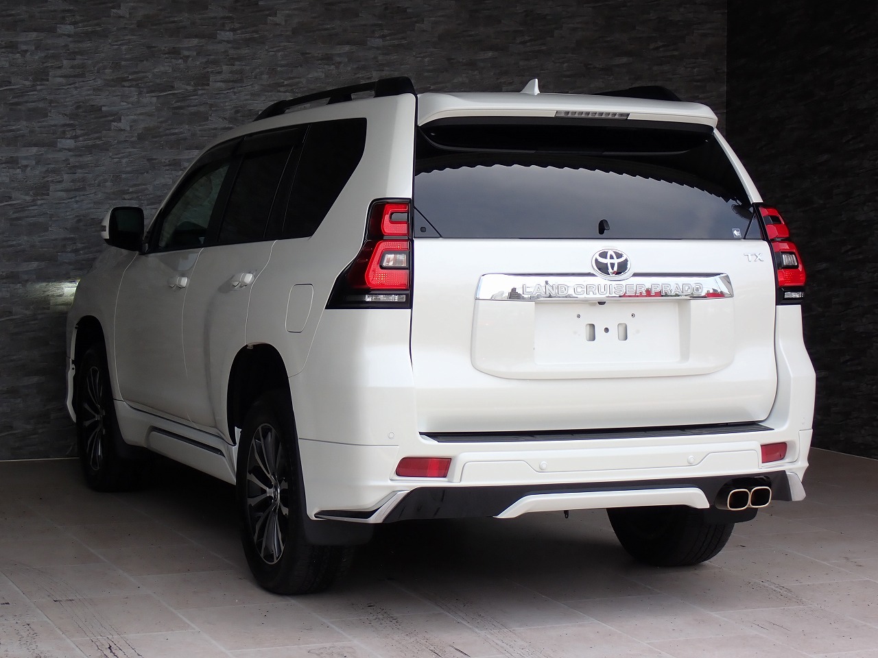 TOYOTA Land Cruiser Prado