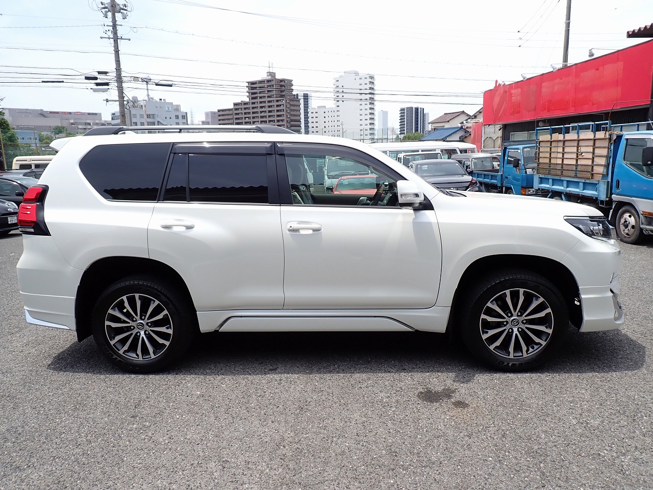 TOYOTA Land Cruiser Prado
