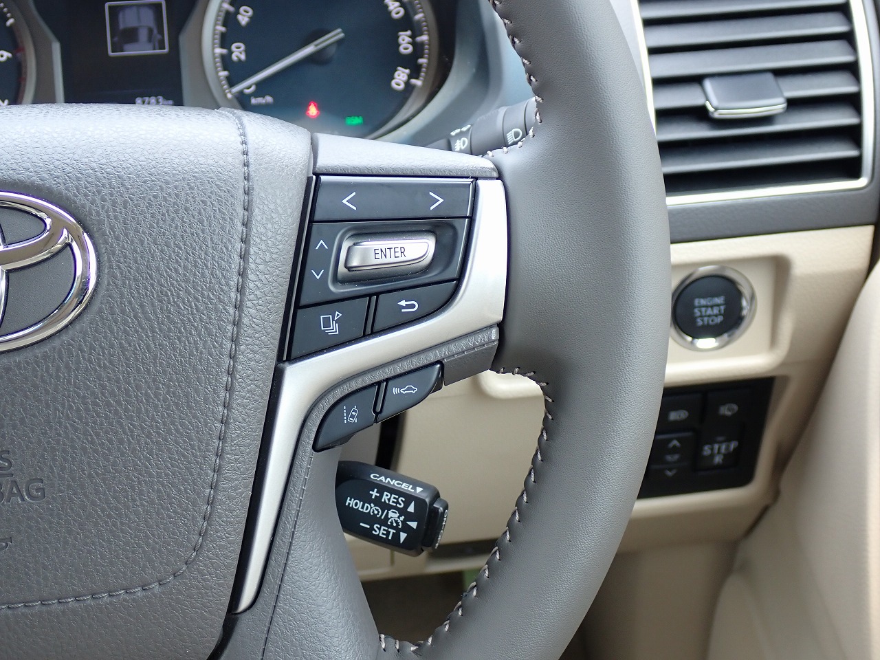 TOYOTA Land Cruiser Prado