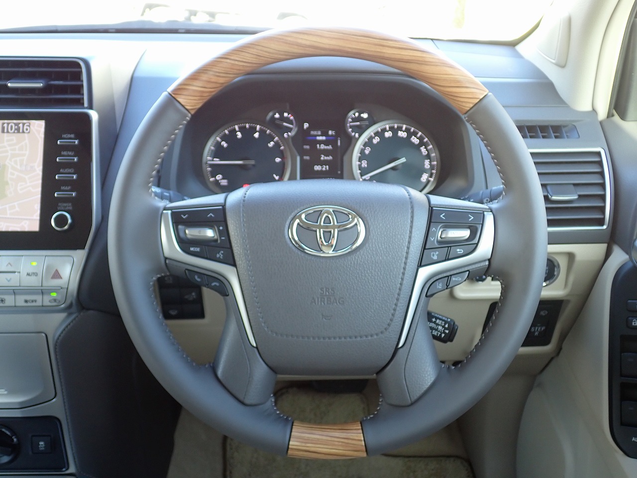 TOYOTA Land Cruiser Prado