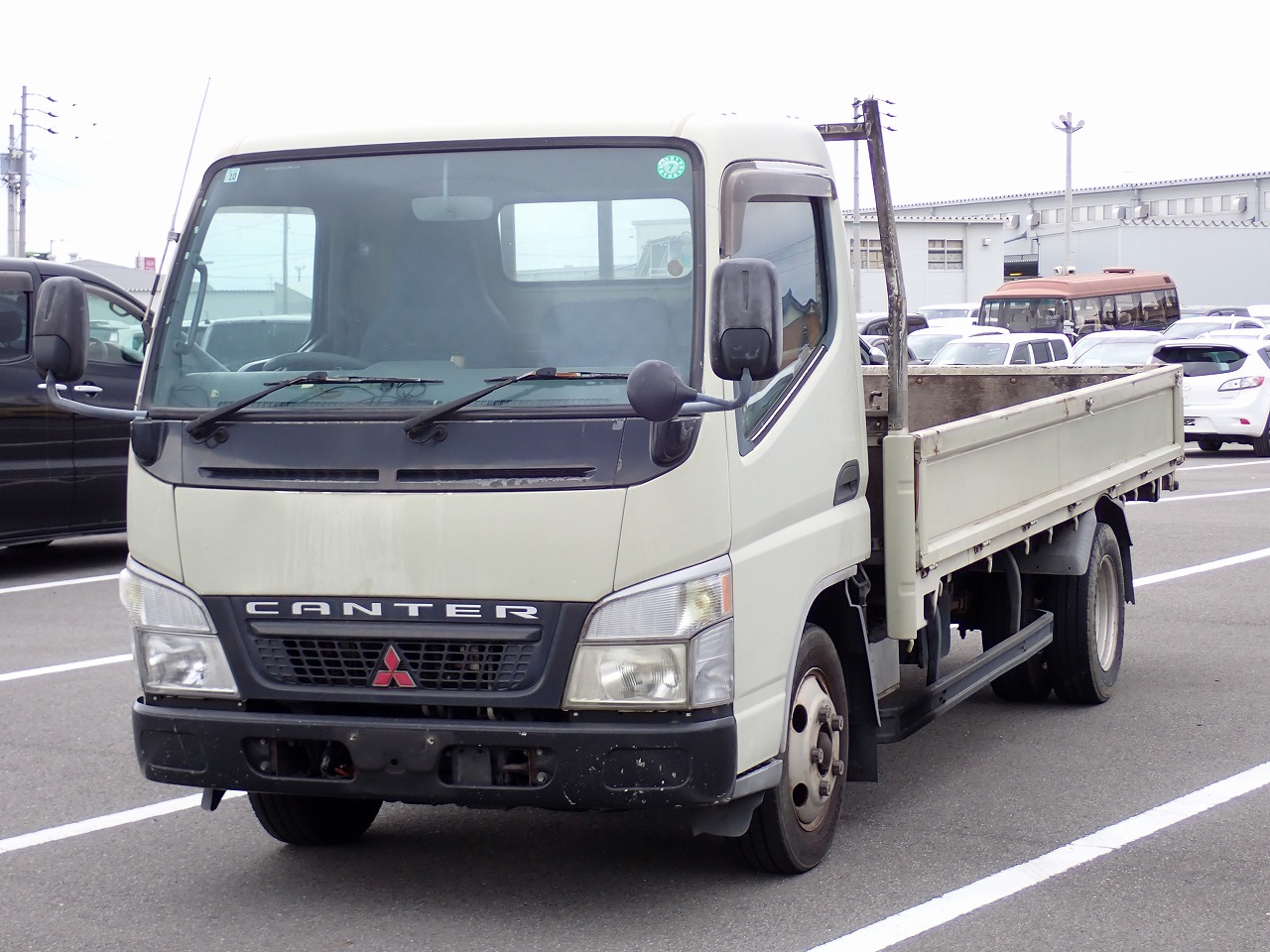 MITSUBISHI Canter
