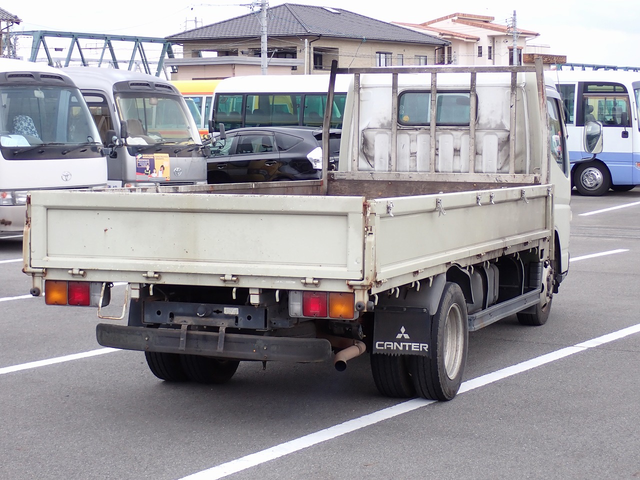 MITSUBISHI Canter