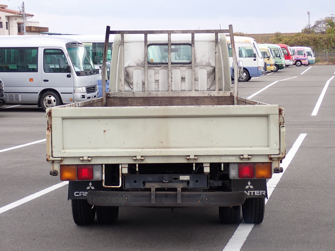 MITSUBISHI Canter