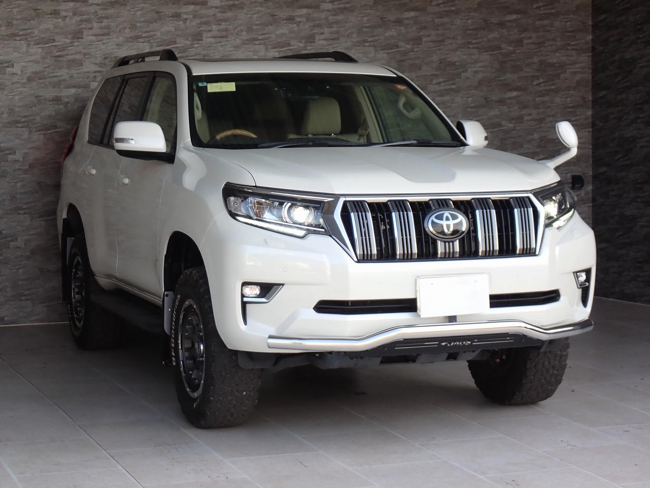TOYOTA Land Cruiser Prado