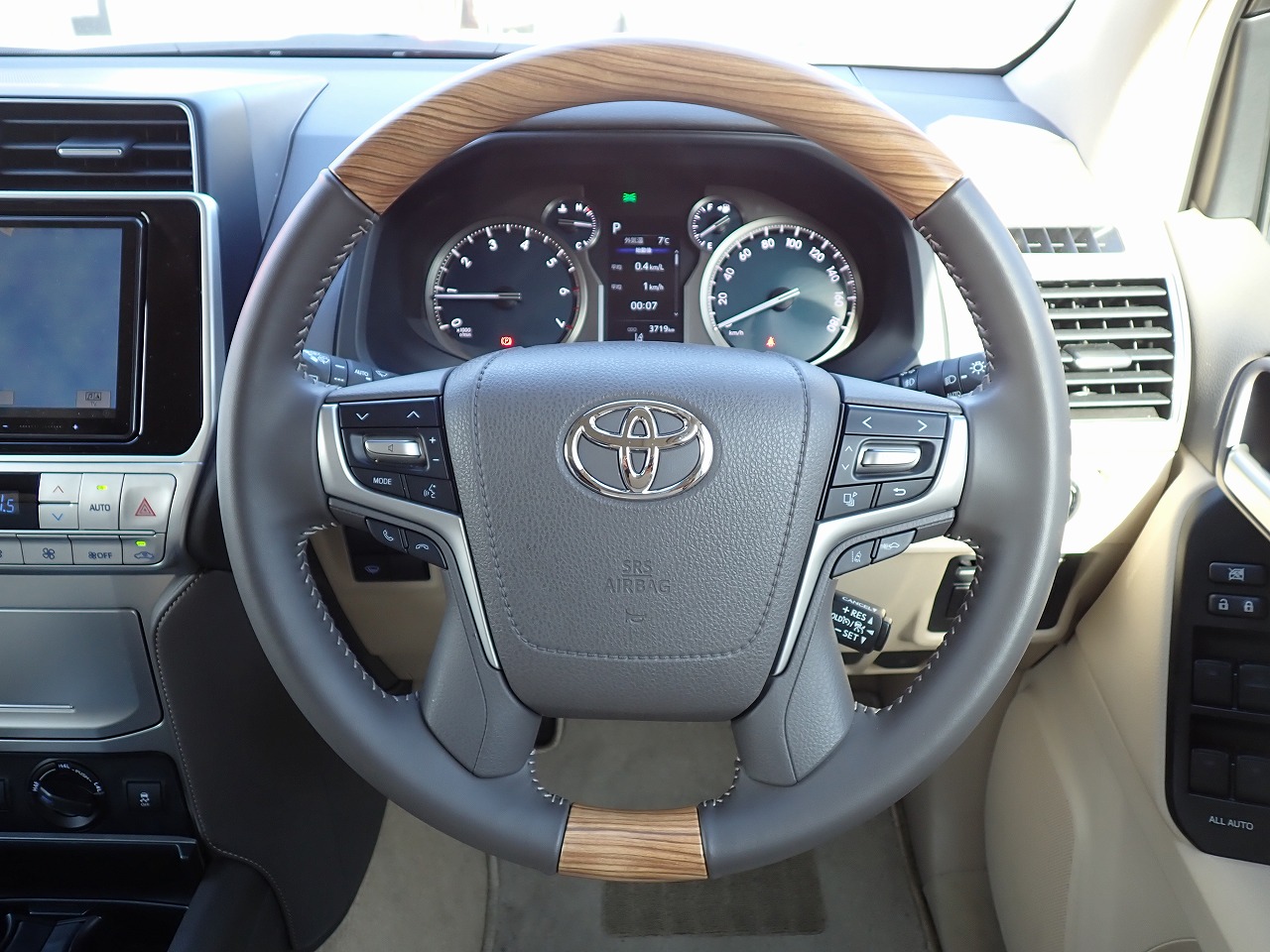 TOYOTA Land Cruiser Prado